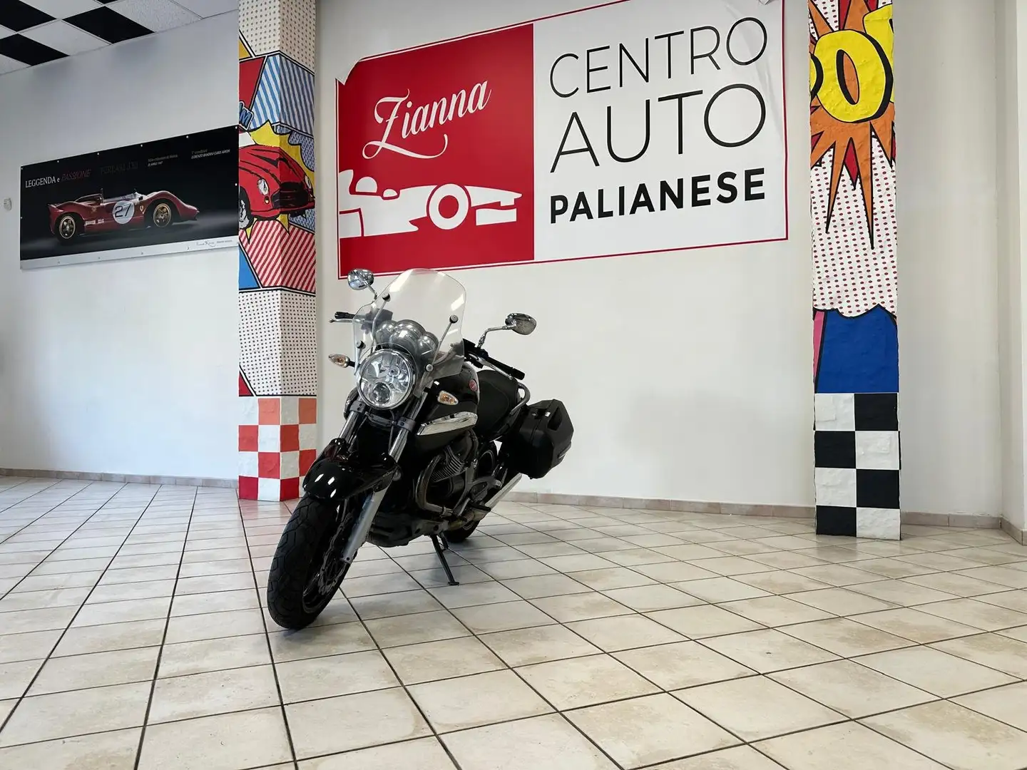 Moto Guzzi Breva 1100 Black - 2