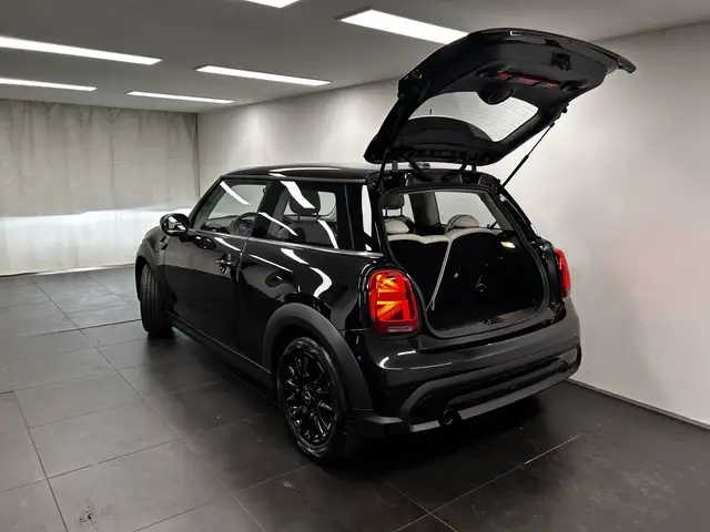 Mini Hatch view 11