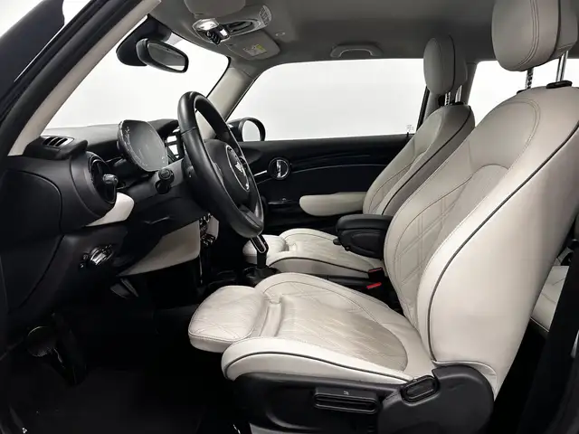 Mini Hatch view 4