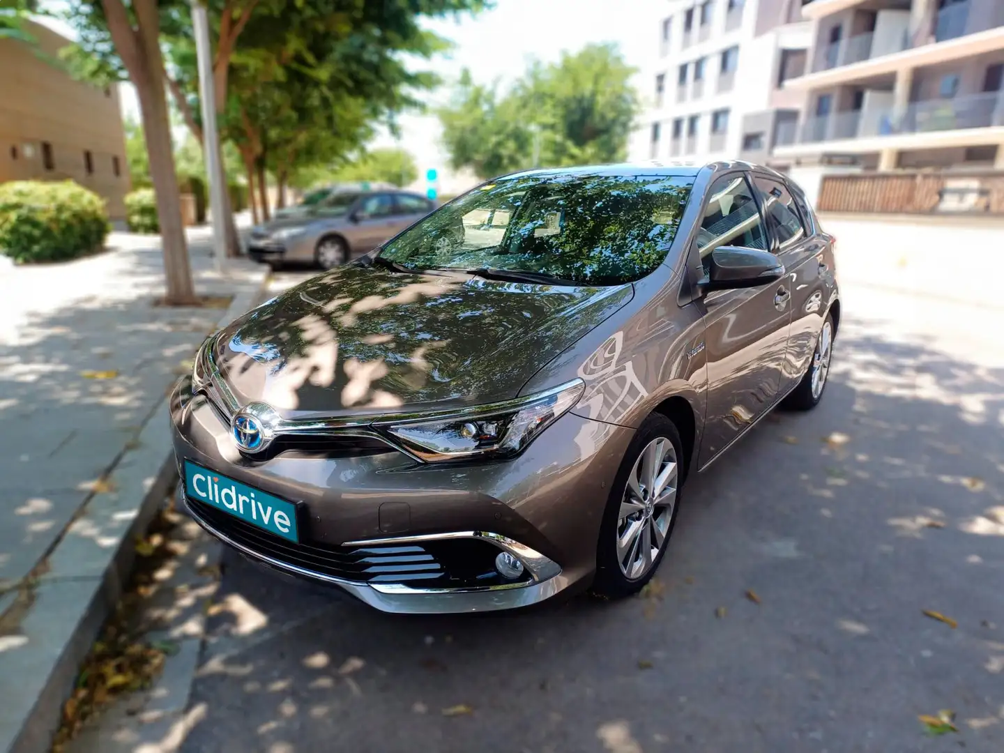 Toyota Auris hybrid 140H Active Gris - 2