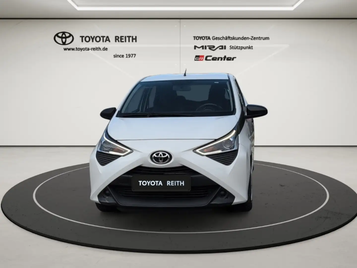 Toyota Aygo x-business 1.0 EU6d DAB Tel.-Vorb. Berganfahrass. Weiß - 2