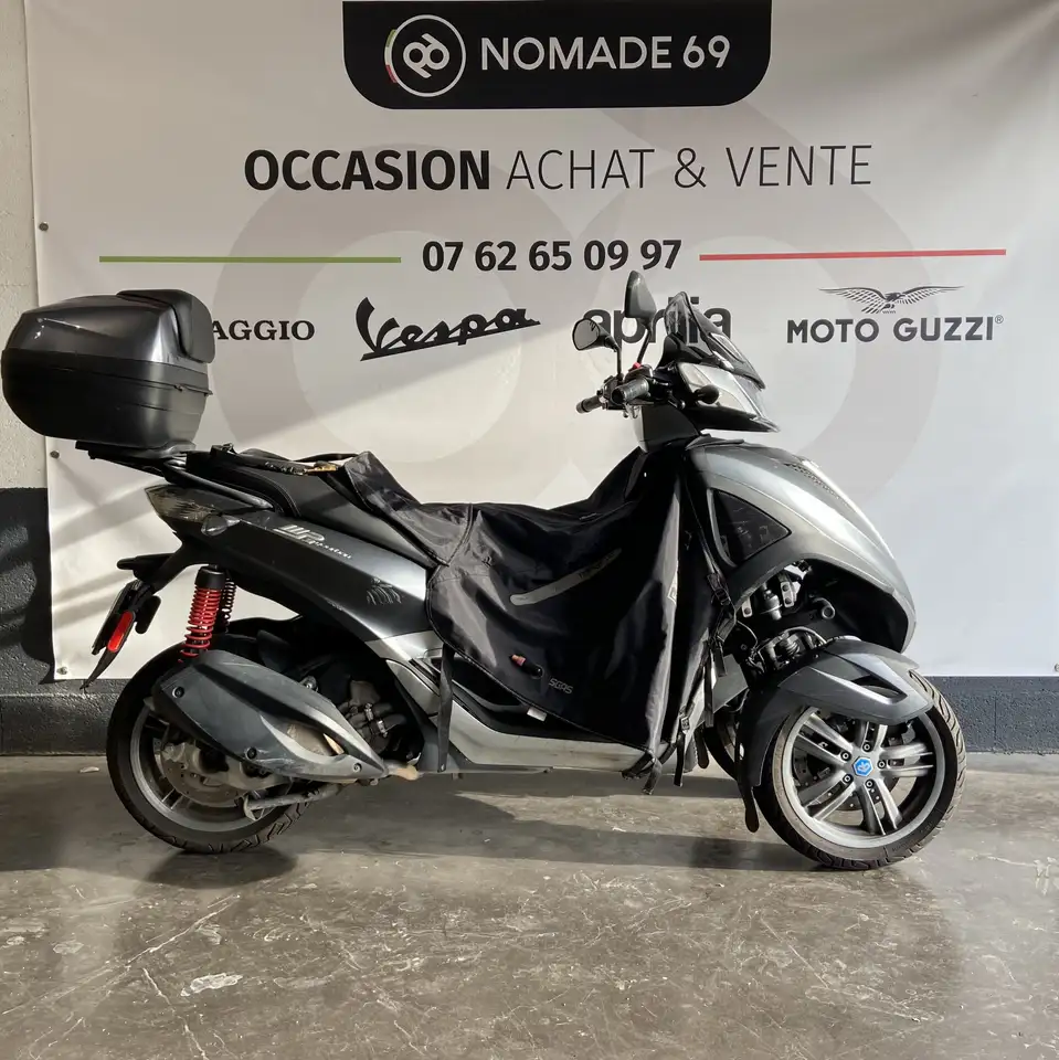 Piaggio MP3 300