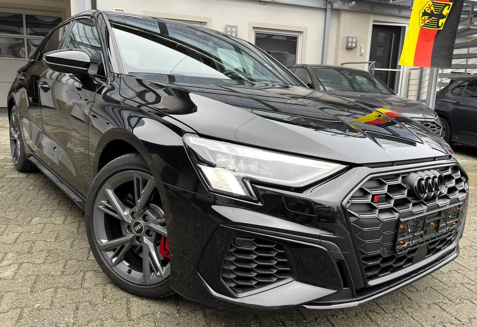 Audi S3 Sportback 2.0 TFSI quattro, fast VOLL!!! Noir - 2