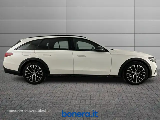 Mercedes-Benz E-Class view 6