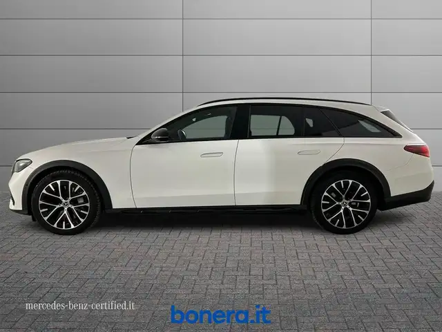 Mercedes-Benz E-Class view 7