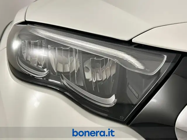 Mercedes-Benz E-Class view 8