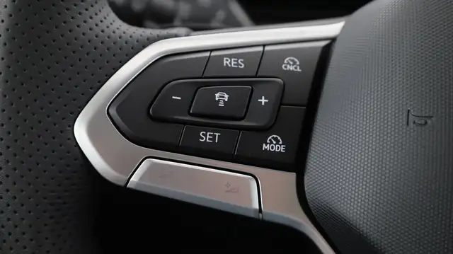 Volkswagen Tiguan R-Line TDI 4MOTION DSG Ansicht 25