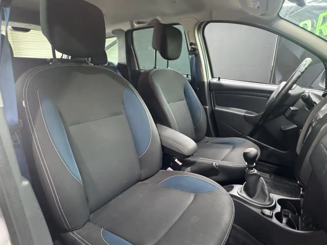 Dacia Duster — photo 12