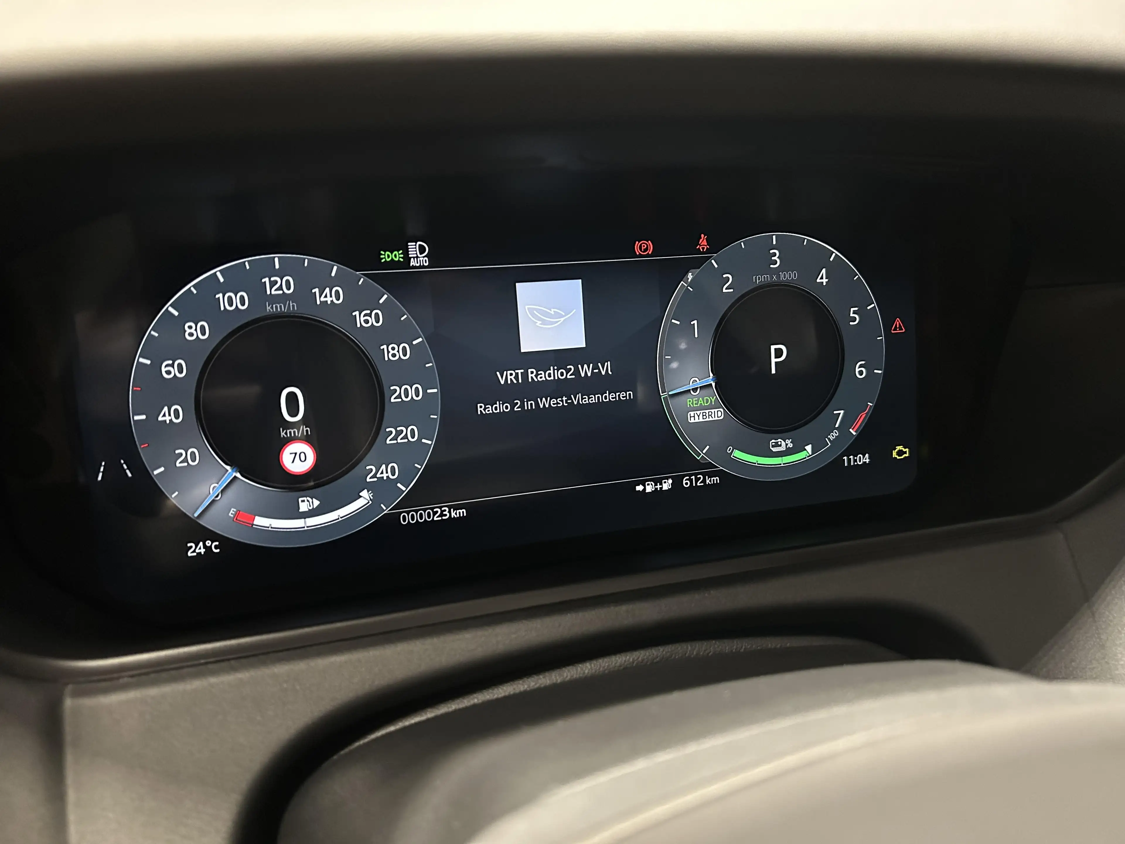 Land Rover Range Rover Velar P400e Dyn SE AWD Auto — photo 13