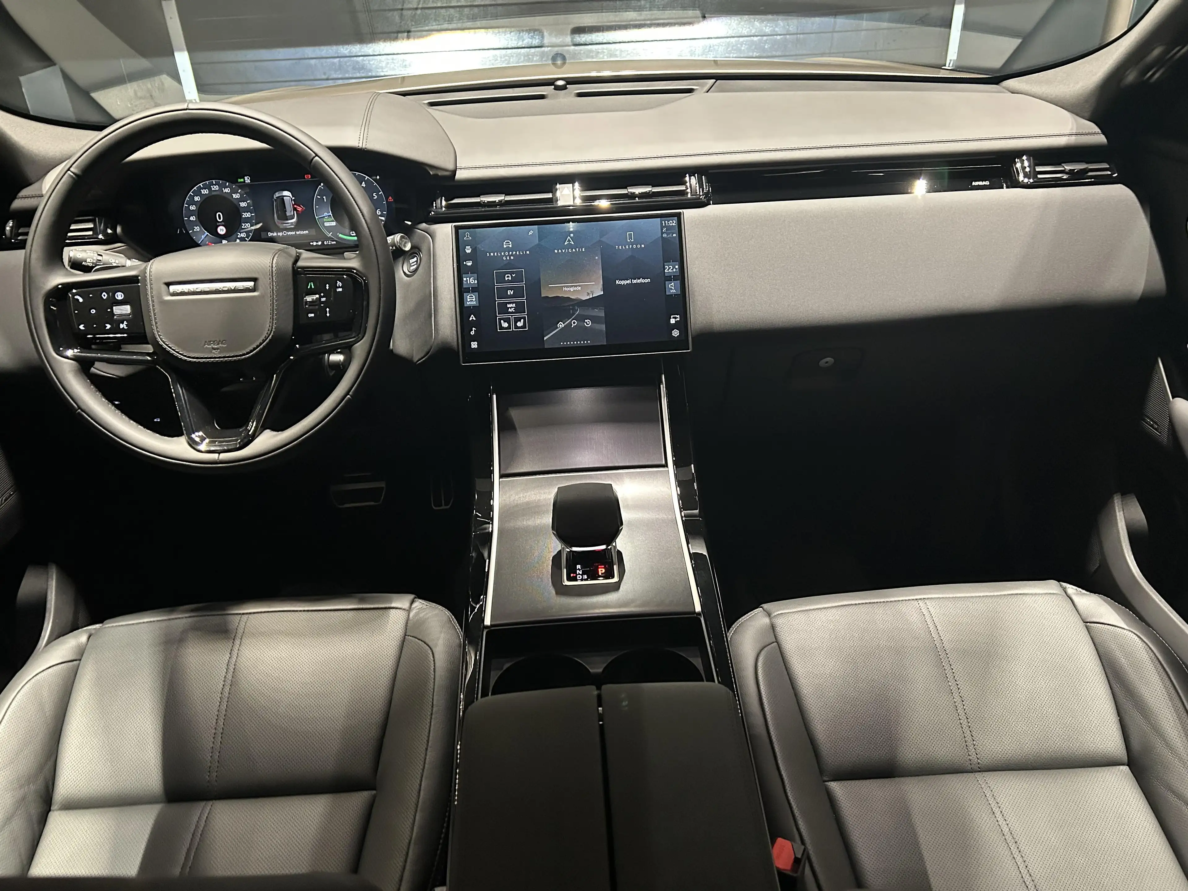 Land Rover Range Rover Velar P400e Dyn SE AWD Auto — photo 4