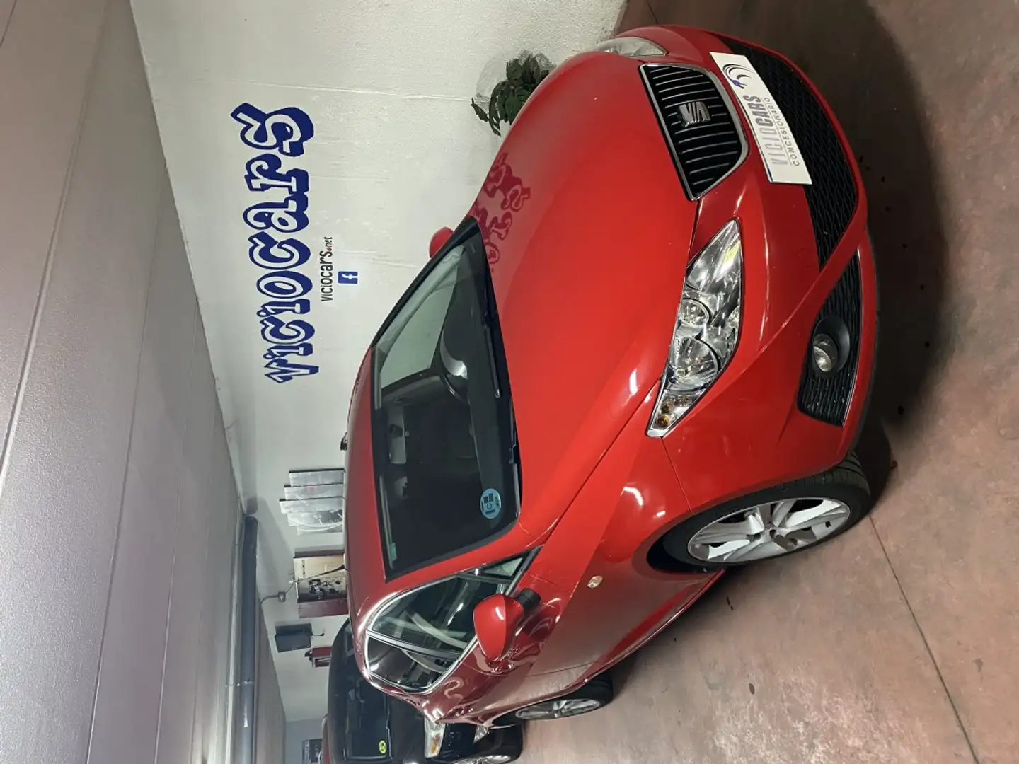 SEAT Ibiza 1.4 Junior 85 Rojo - 1