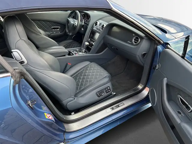 Bentley Continental GT view 12