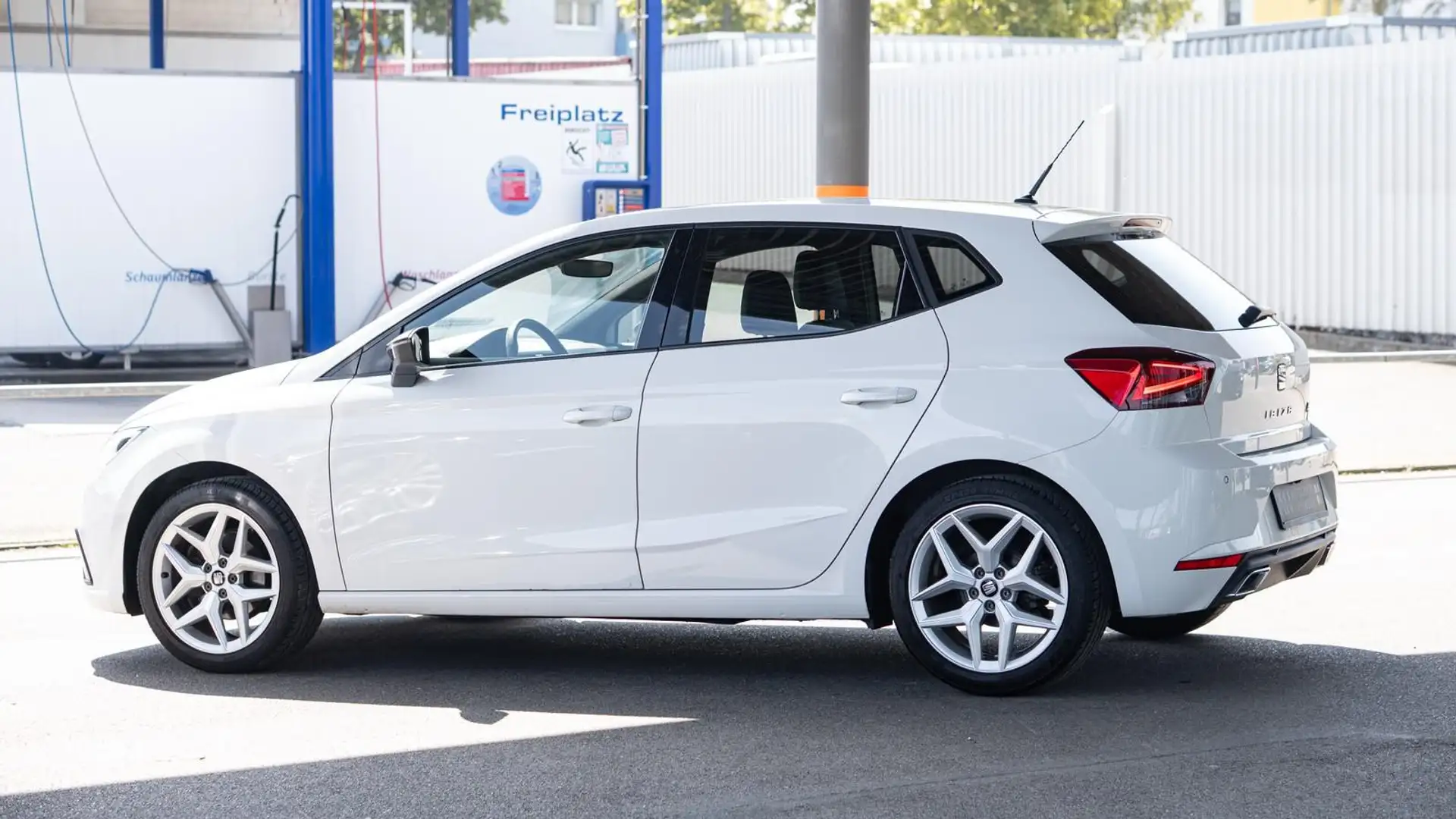 SEAT Ibiza FR*2.Hd*GARANTIE*PDC*LED Bianco - 2