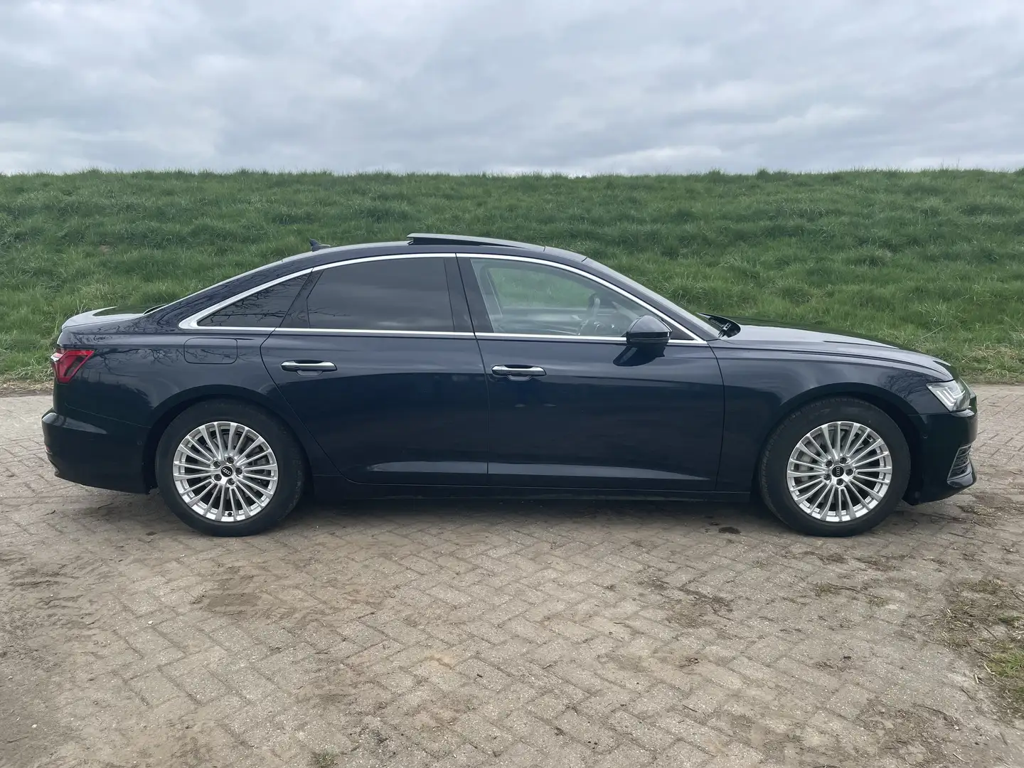 Audi A6 50 TFSI e quattro S tronic Blauw - 1
