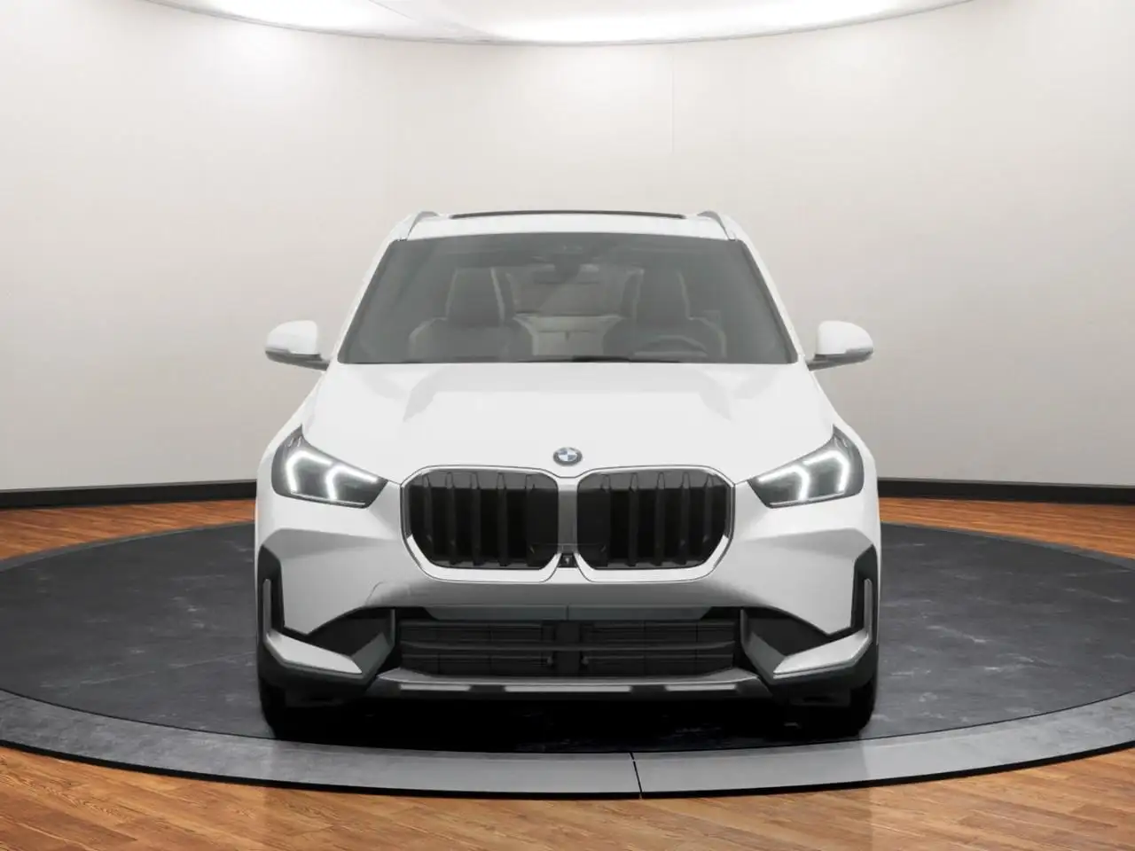 BMW X1 снимка BMW X1