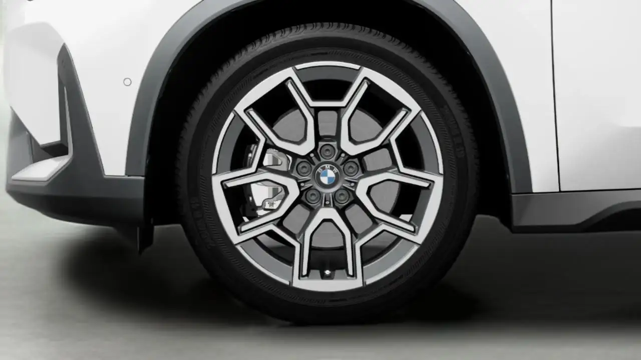 BMW X1 снимка BMW X1