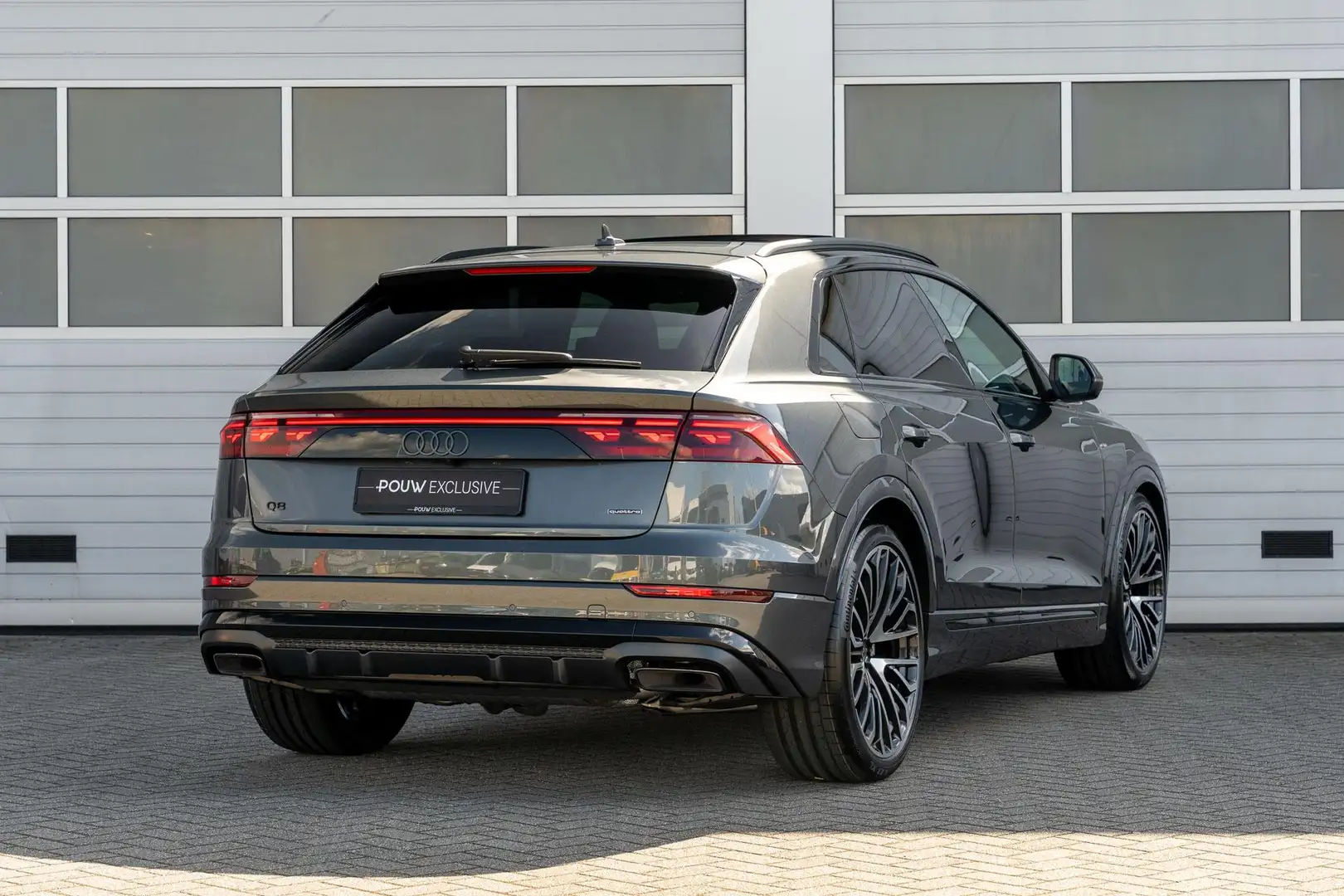 Audi Q8 55 TFSI e 394pk quattro S-line edition | Vierwielb Grijs - 2