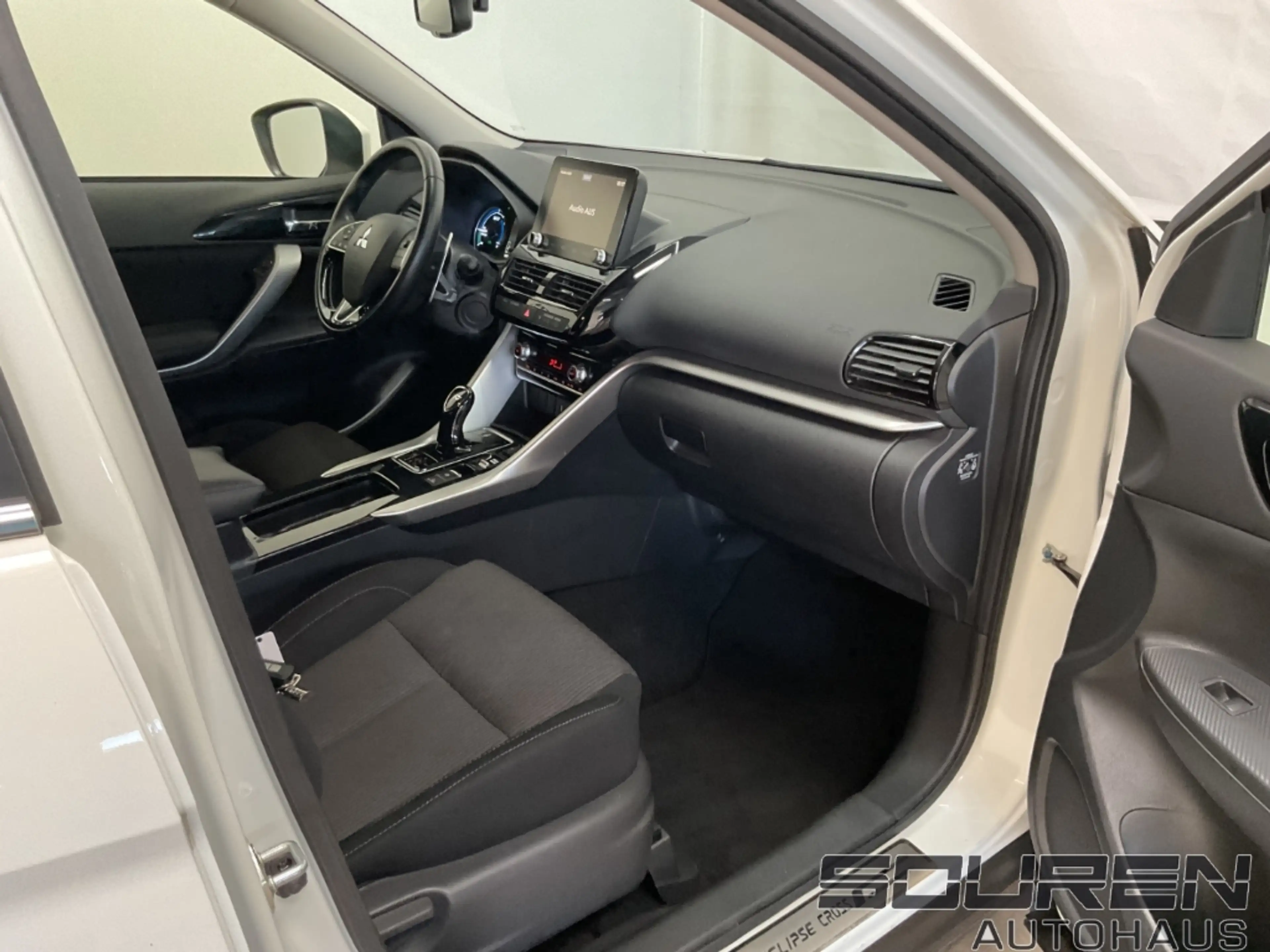 Mitsubishi Eclipse Cross 2.4 Plug-In Hybrid AWD aus 1.Hand — photo 5