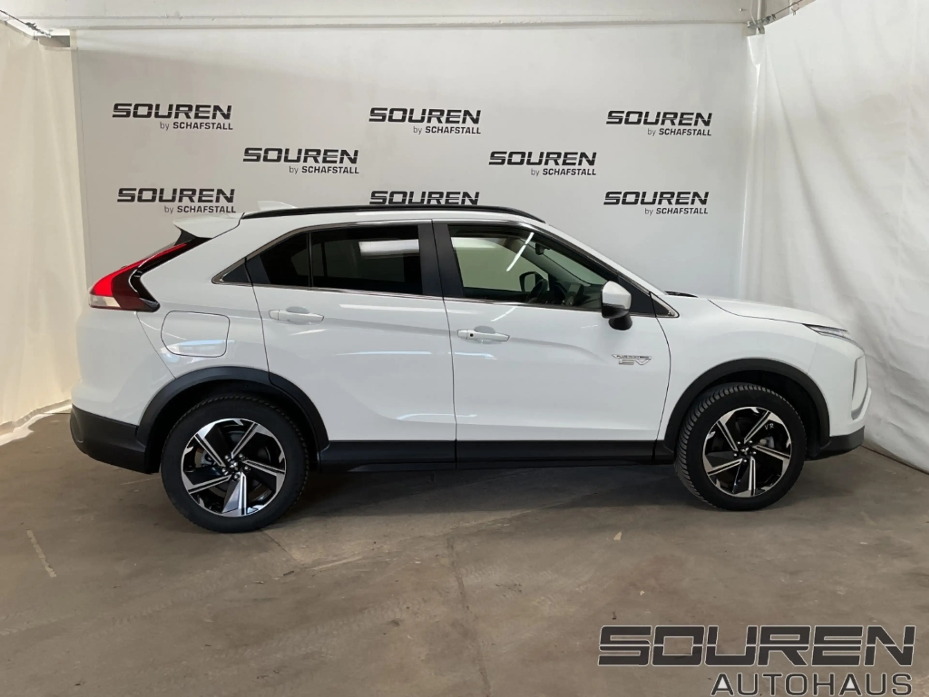 Mitsubishi Eclipse Cross 2.4 Plug-In Hybrid AWD aus 1.Hand — photo 3