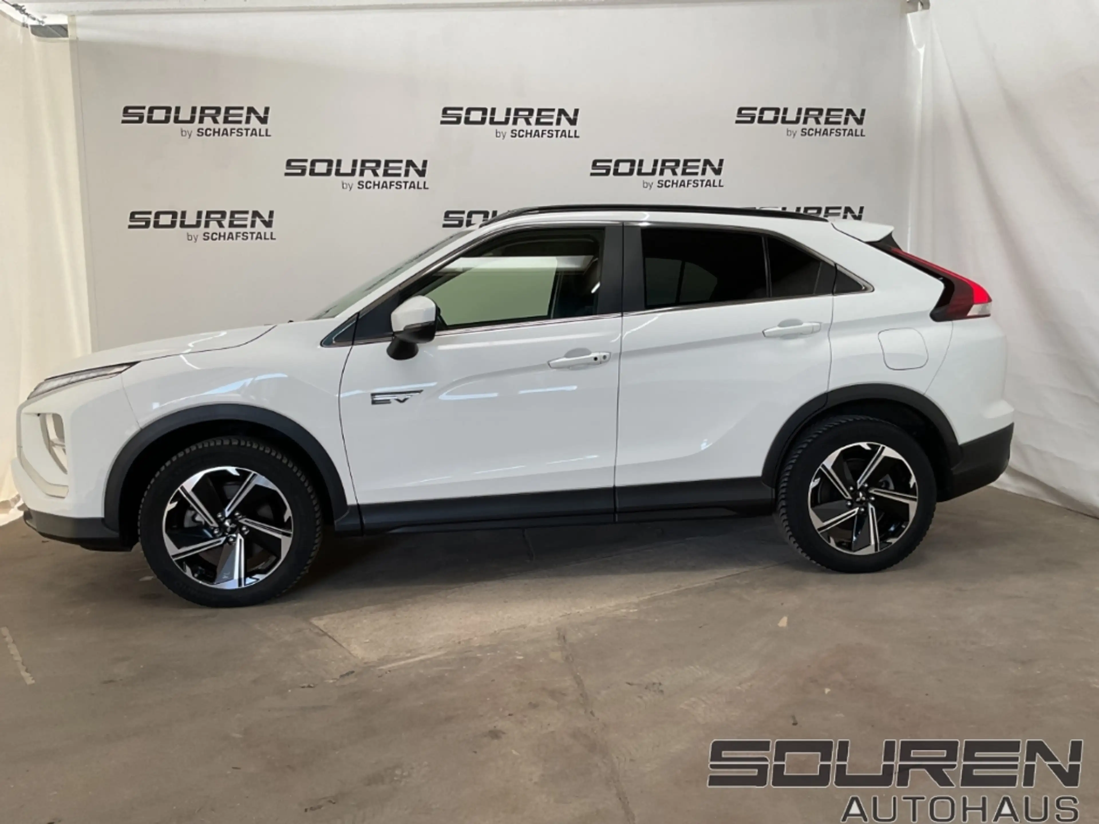 Mitsubishi Eclipse Cross 2.4 Plug-In Hybrid AWD aus 1.Hand — photo 2