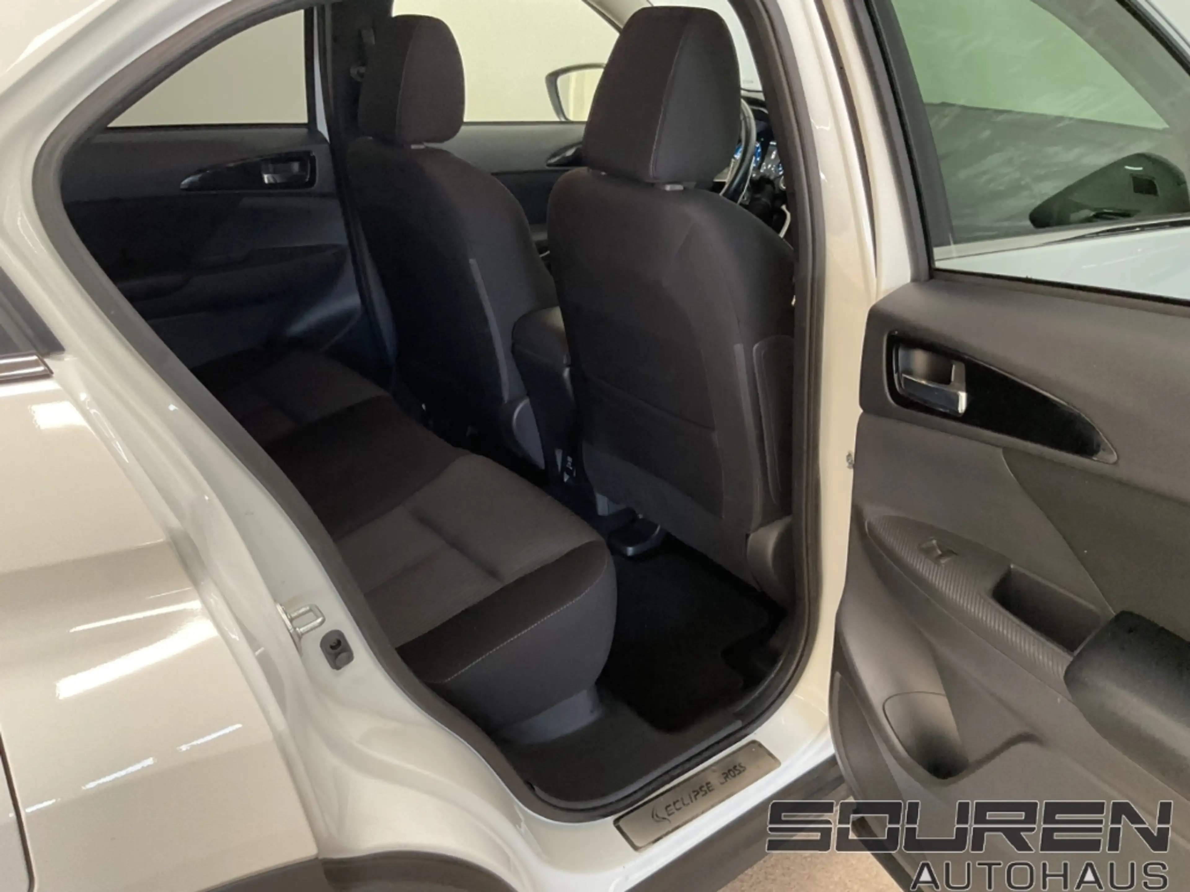 Mitsubishi Eclipse Cross 2.4 Plug-In Hybrid AWD aus 1.Hand — photo 9