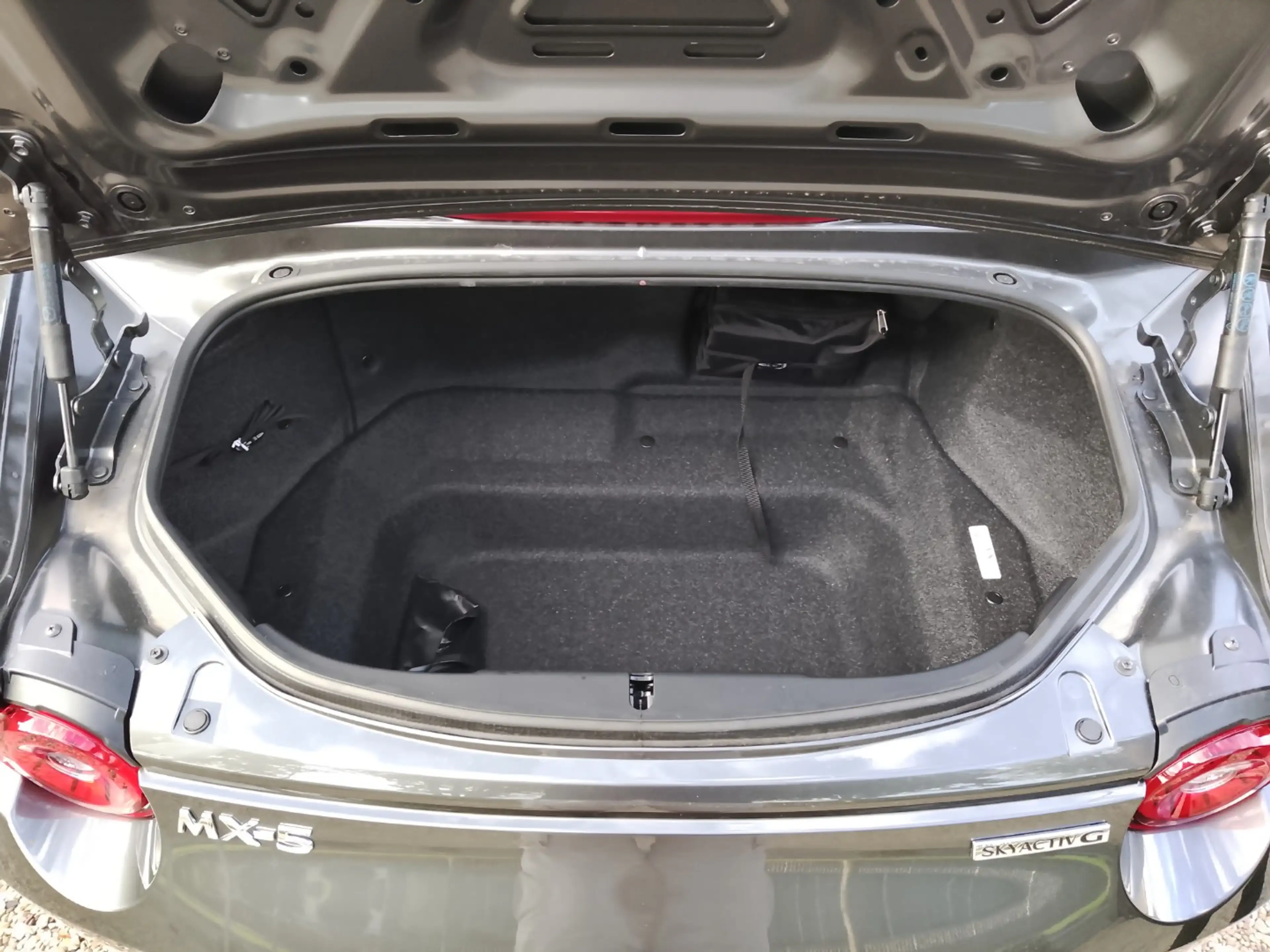 Mazda MX-5 EXCLUSIVE+BOSE+CARPLAY+MATRIX+KAMERA+DAB!! — photo 8