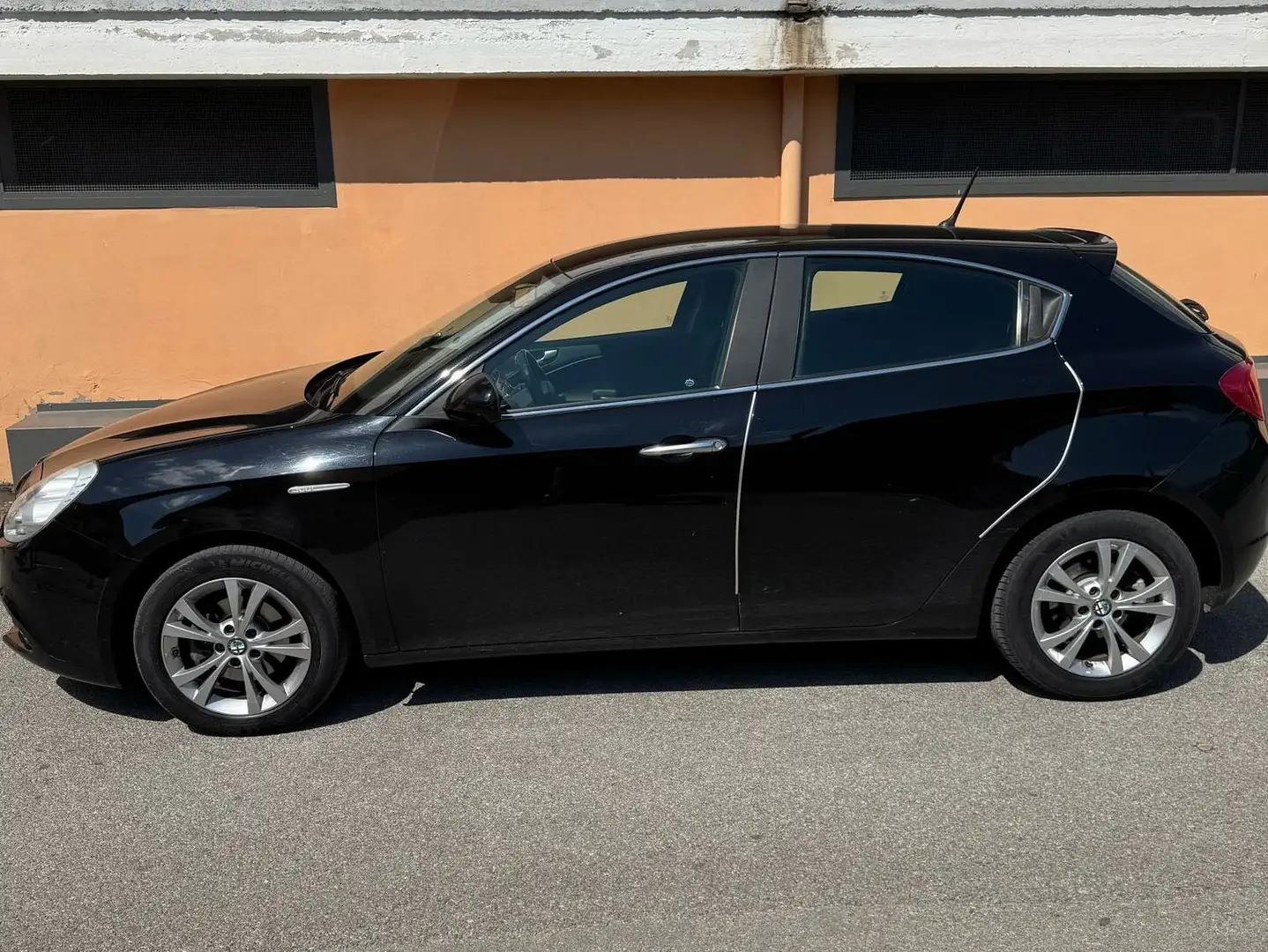 Alfa Romeo Giulietta Giulietta III 2010 1.6 jtdm(2) Progression c/CL Nero - 1