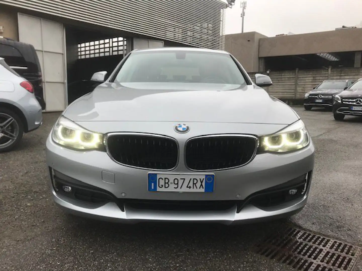 BMW 318 318d Gran Turismo Business Advantage aut. Argento - 2