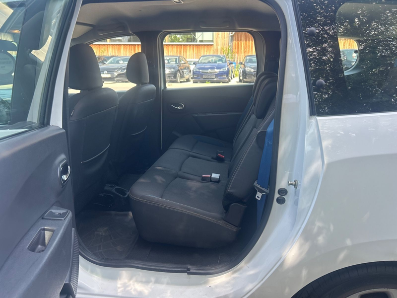 Dacia Lodgy Celebration** 7-SITZE** — photo 12