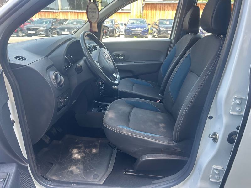 Dacia Lodgy Celebration** 7-SITZE** — photo 15