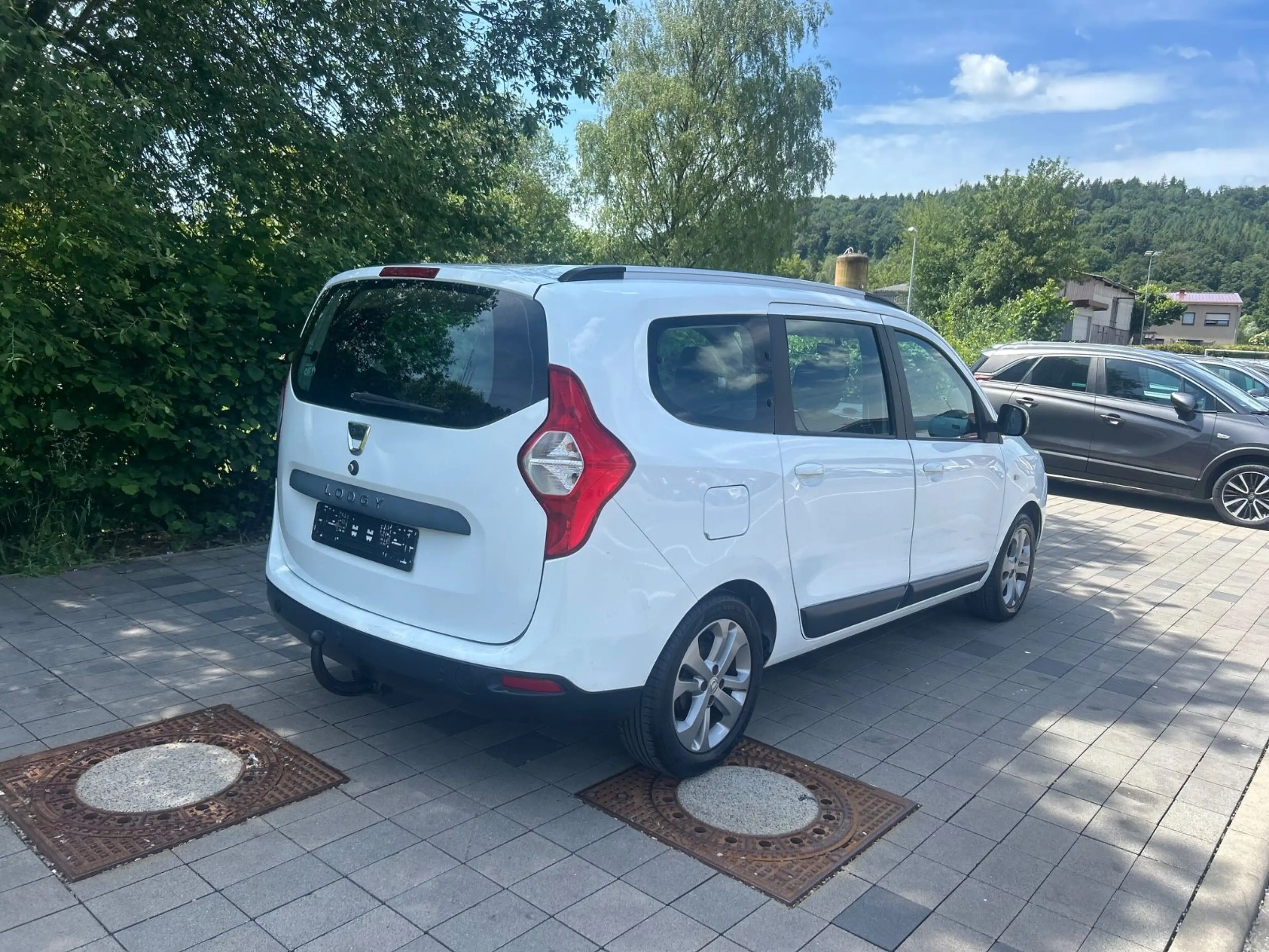 Dacia Lodgy Celebration** 7-SITZE** — photo 2