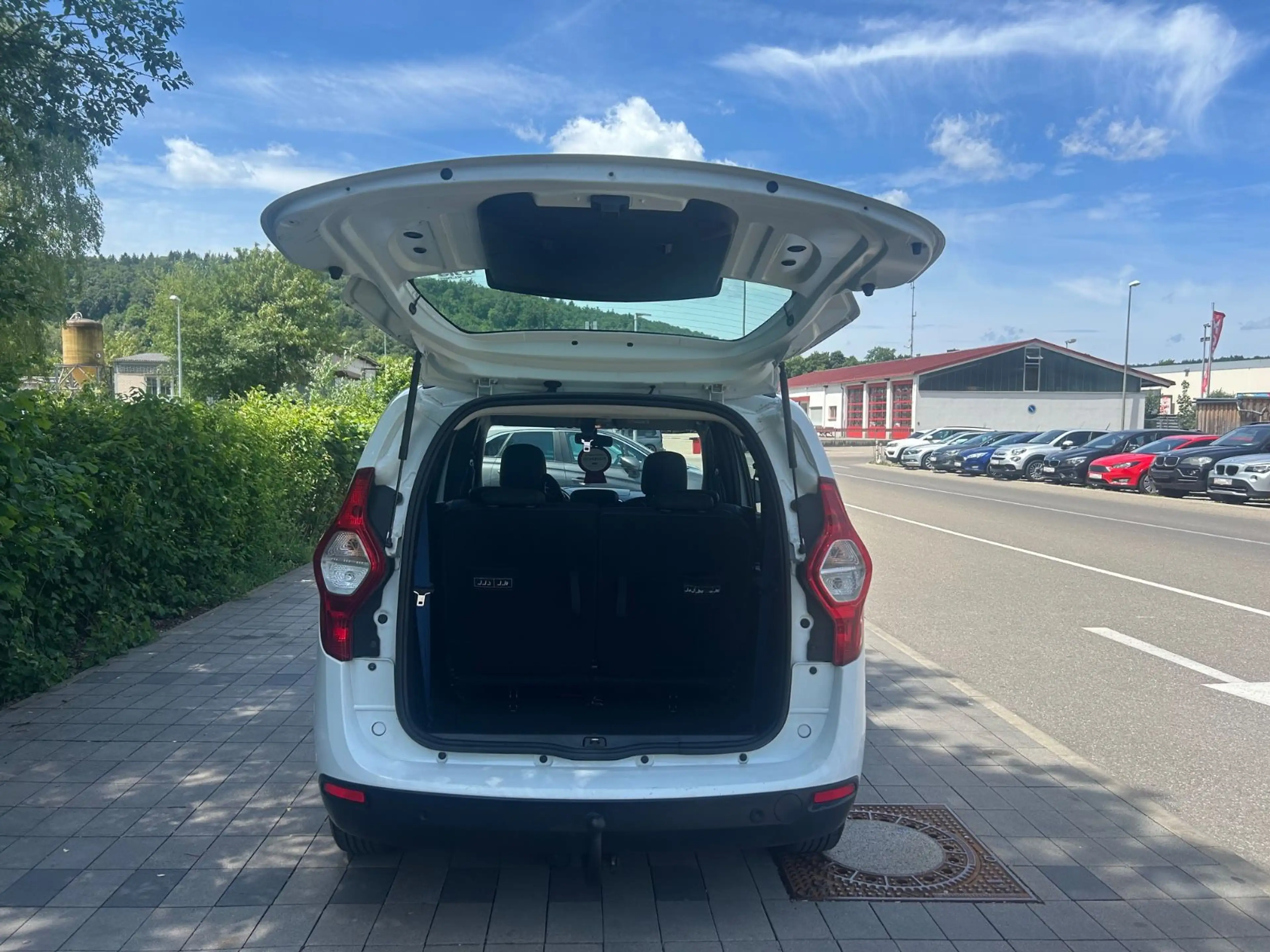 Dacia Lodgy Celebration** 7-SITZE** — photo 13