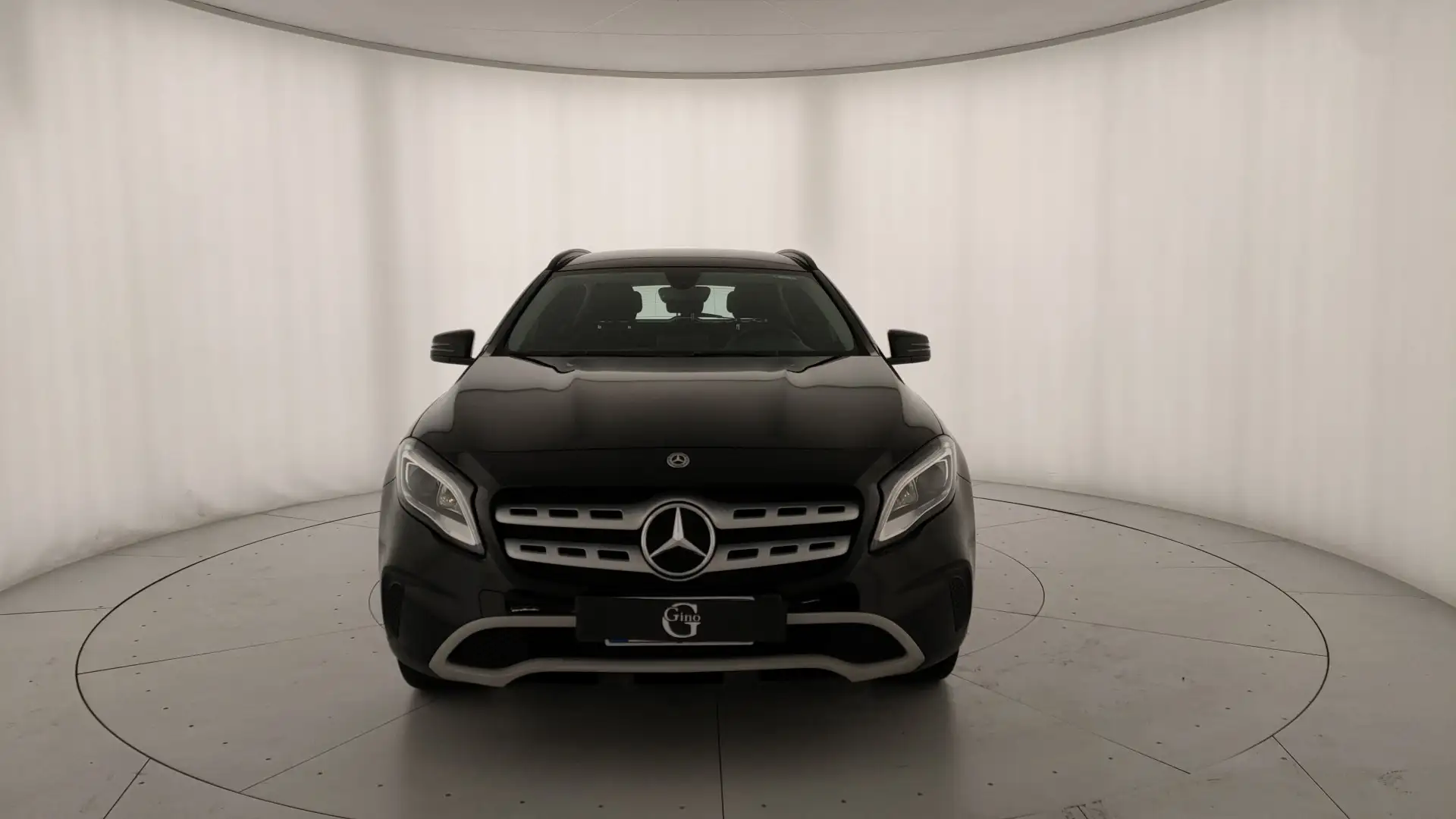 Mercedes-Benz GLA 200 d Executive auto Negro - 2