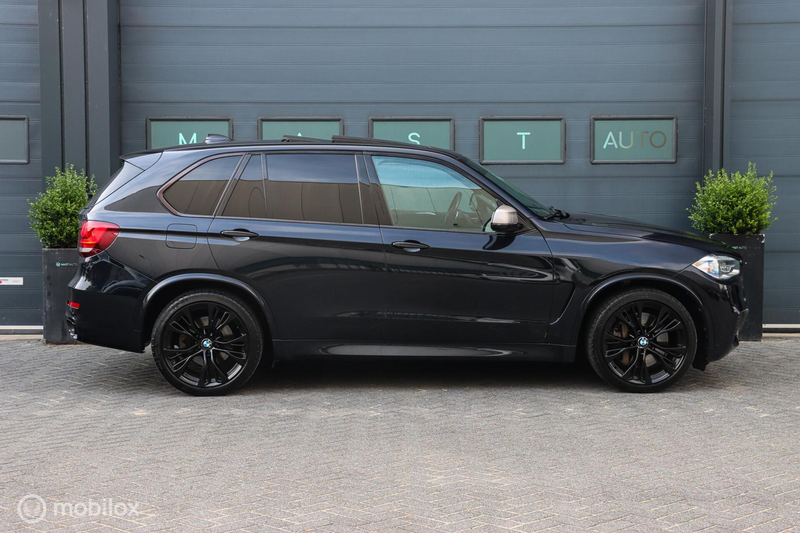 BMW X5 M50d|PANO|H&K AUDIO|SOFT CLOSE|CAMERA|LEDER|MEMORY — photo 5