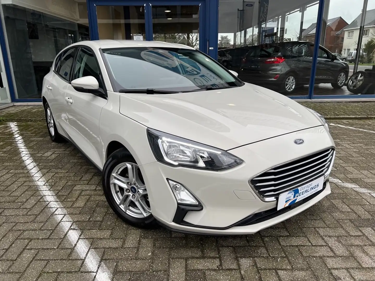 Ford Focus Connected 1.0i EcoBoost 125pk / 92kW MHEV Beige - 2