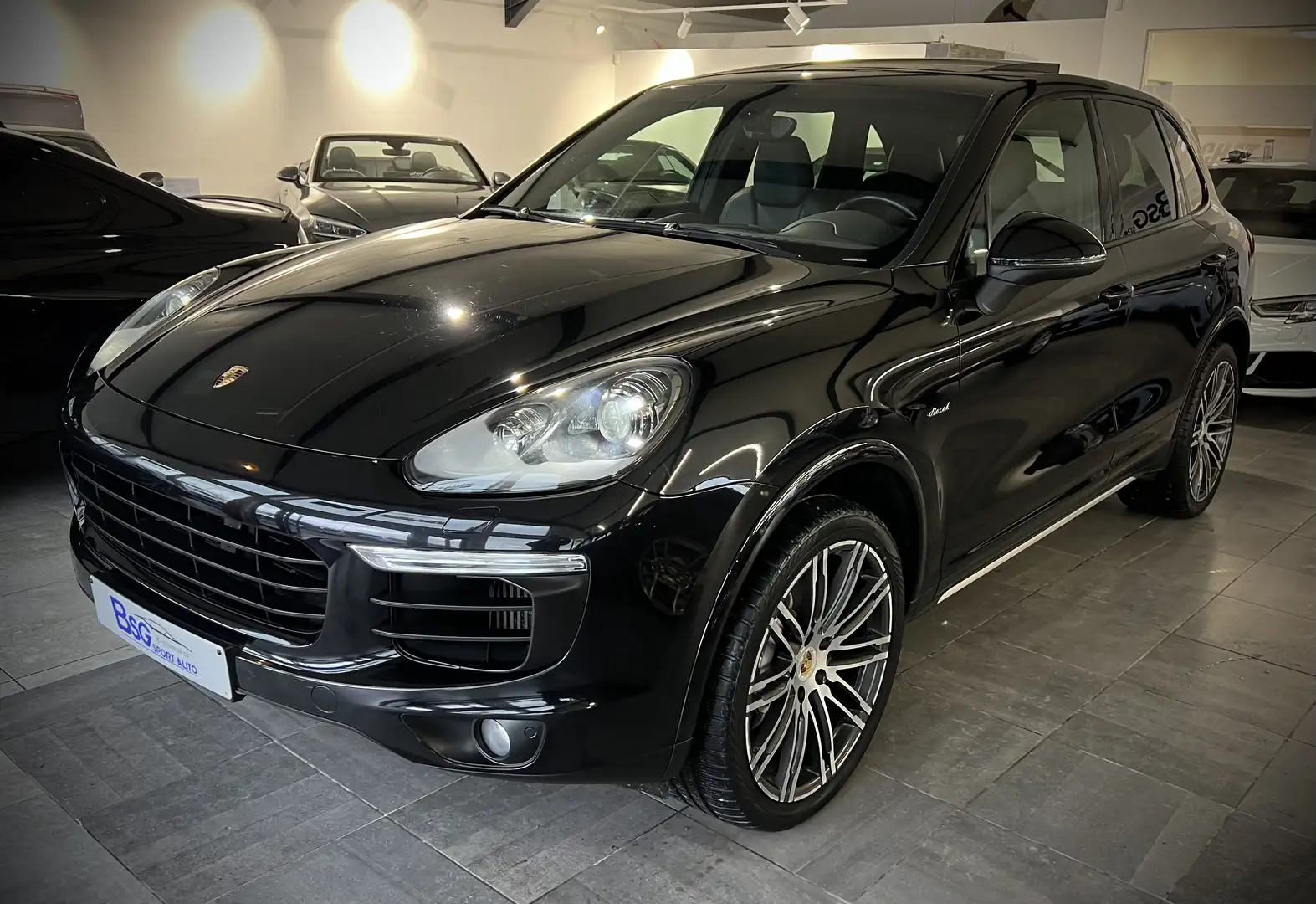 Porsche Cayenne 3.0 TD V6 Tiptronic S*PACK CHRONO*TOIT PANO*EURO6b Schwarz - 1