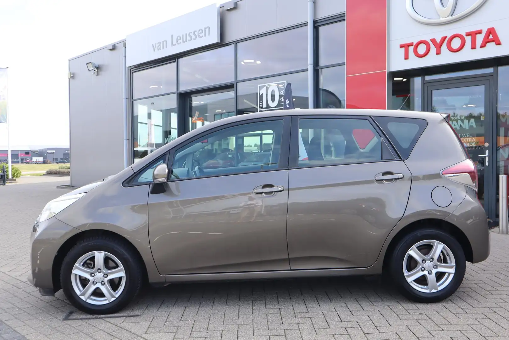 Toyota Verso-S 1.3 ASPIRATION AUTOMAAT TREKHAAK CLIMA CAMERA LM-V Brun - 2