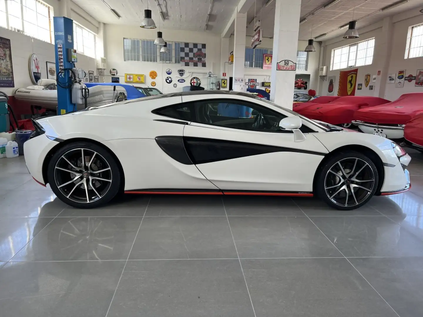 McLaren 570GT Blanco - 2