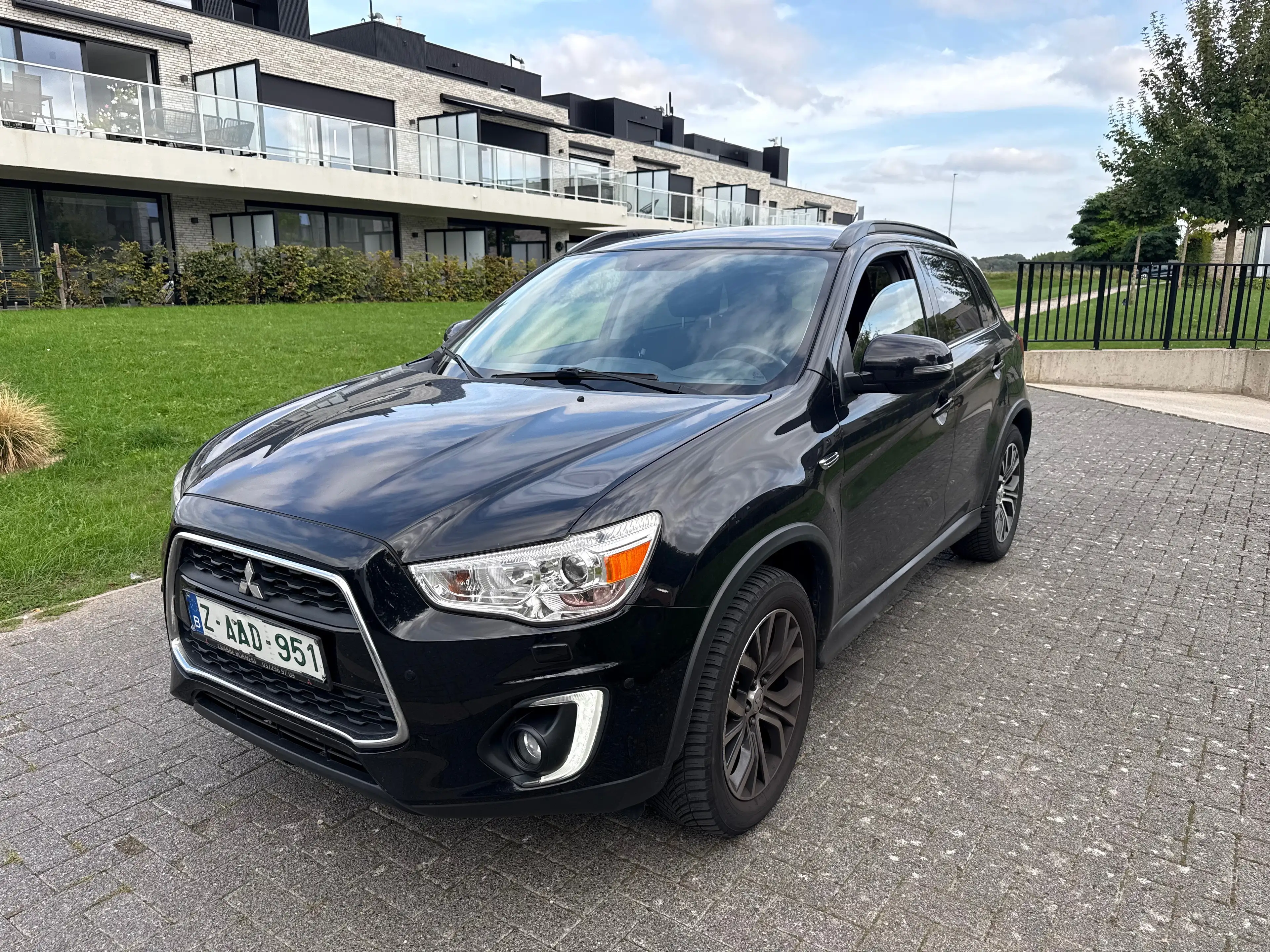 Mitsubishi ASX ASX 1.6i 2WD Intense (EURO6) Toit Pano 1er propriétaire — photo 3