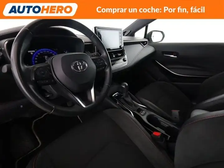 Toyota Auris 2019, foto 12