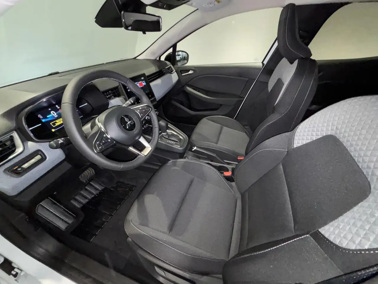 Mitsubishi Colt 2026 — фото 15