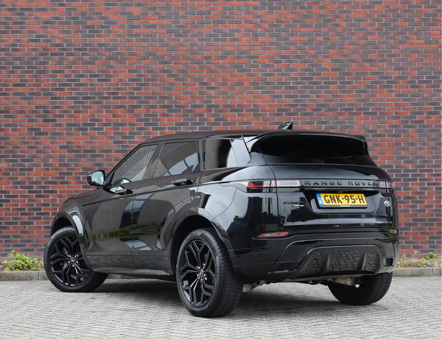 Land Rover Range Rover Evoque P300 AWD R-Dynamic HSE Zwart - 2
