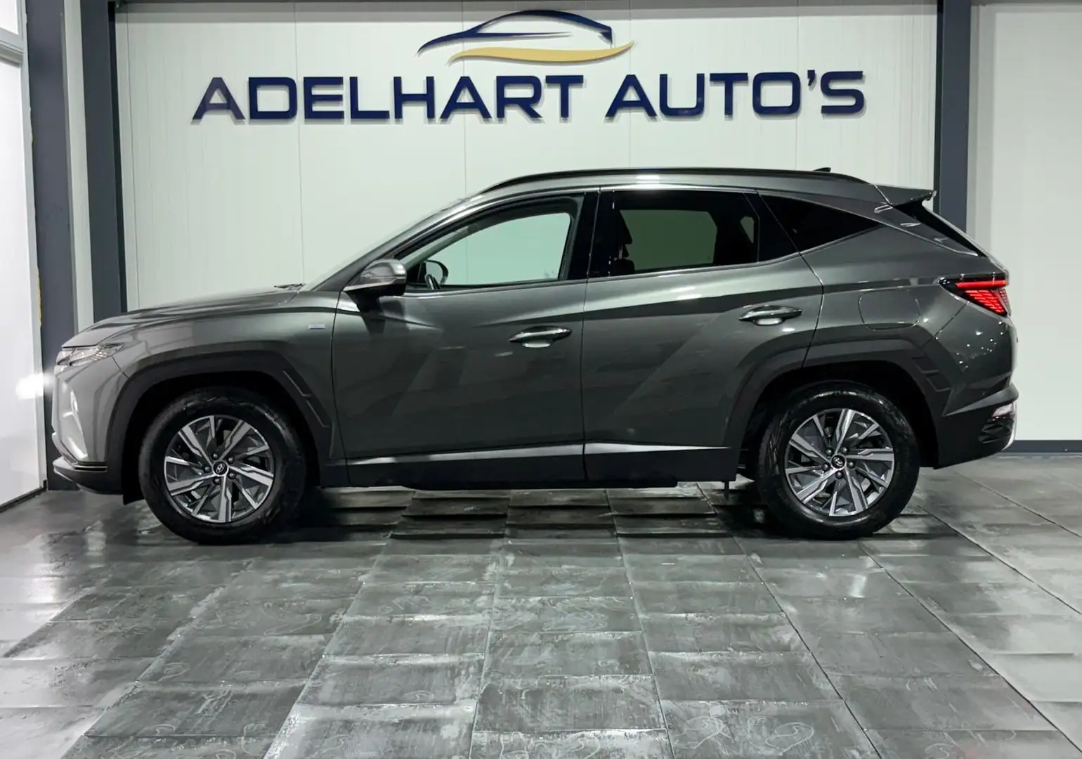Hyundai TUCSON 1.6 T-GDI MHEV Comfort Automaat / Navigatie full m Gris - 2