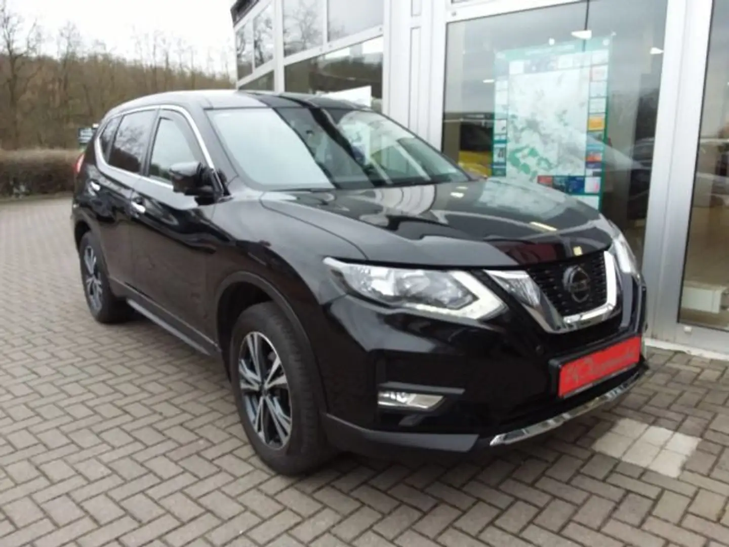 Nissan X-Trail 1.3 DIG-T Acenta Automatik Schwarz - 2