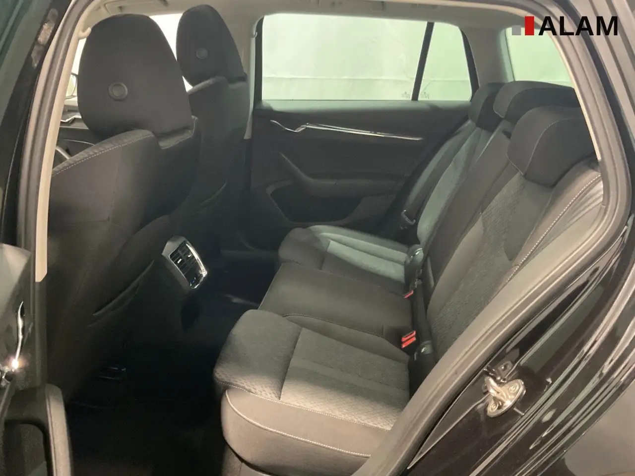 Skoda Octavia Combi First Edition 2,0 TDI DSG LED Pano, миниатюра 27