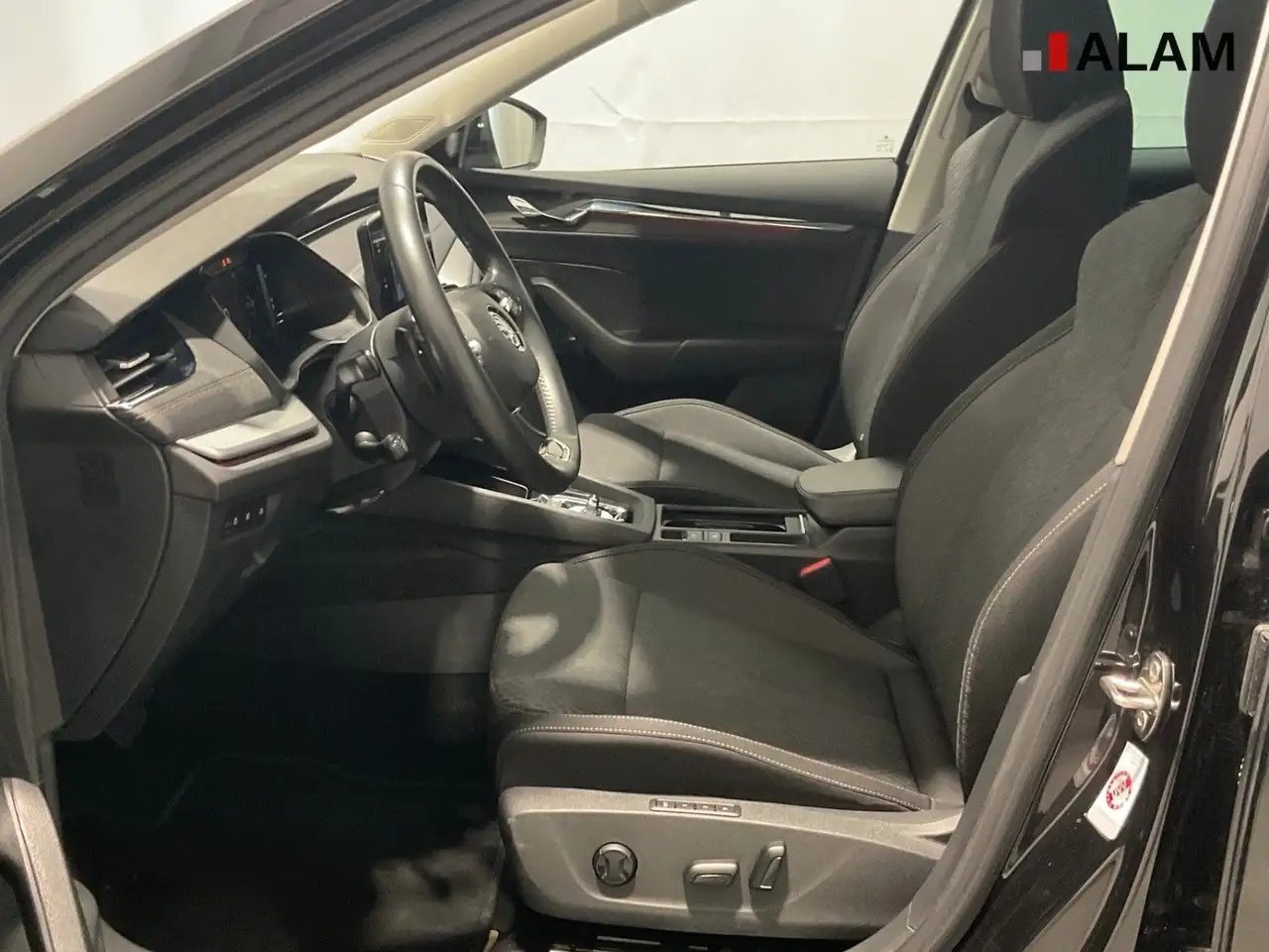 Skoda Octavia Combi First Edition 2,0 TDI DSG LED Pano, миниатюра 26