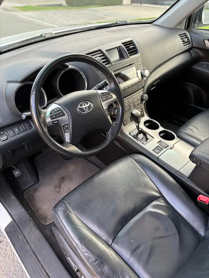 Toyota Highlander снимка Toyota Highlander