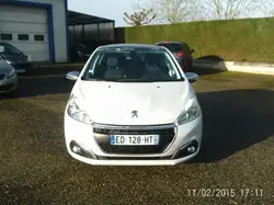 Peugeot 208 1.6 BlueHDi 100ch BVM5 Féline