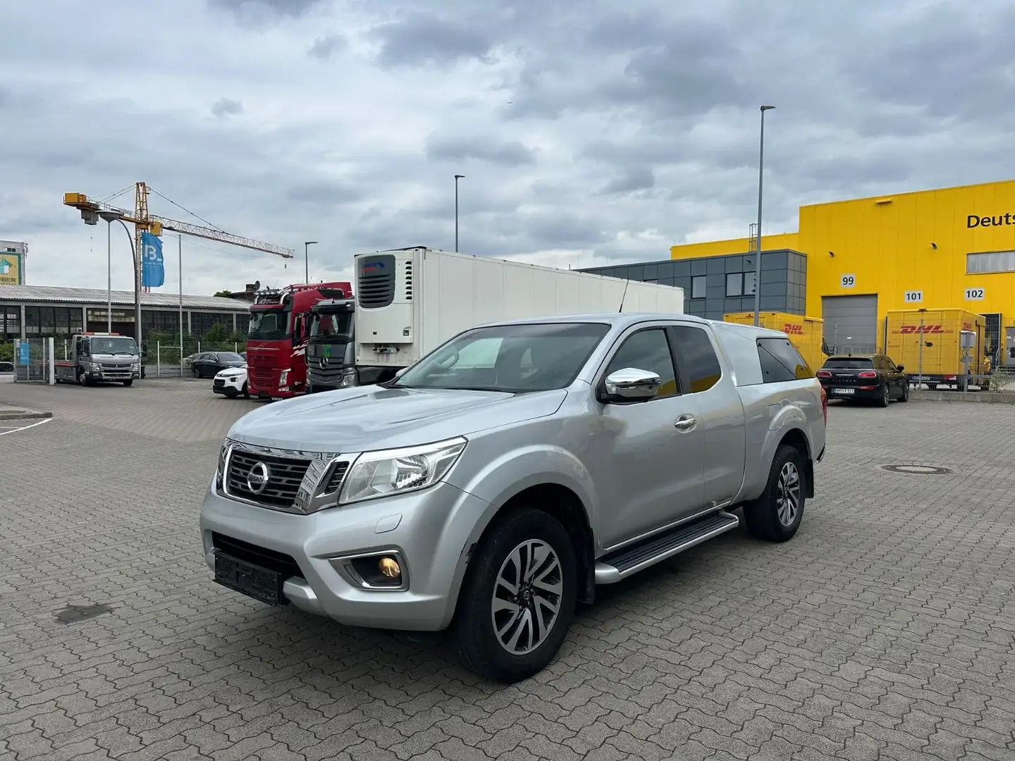 Nissan Navara NP300 King Cab 4x4 Klimaauto. AHK 1. Hand Silber - 2