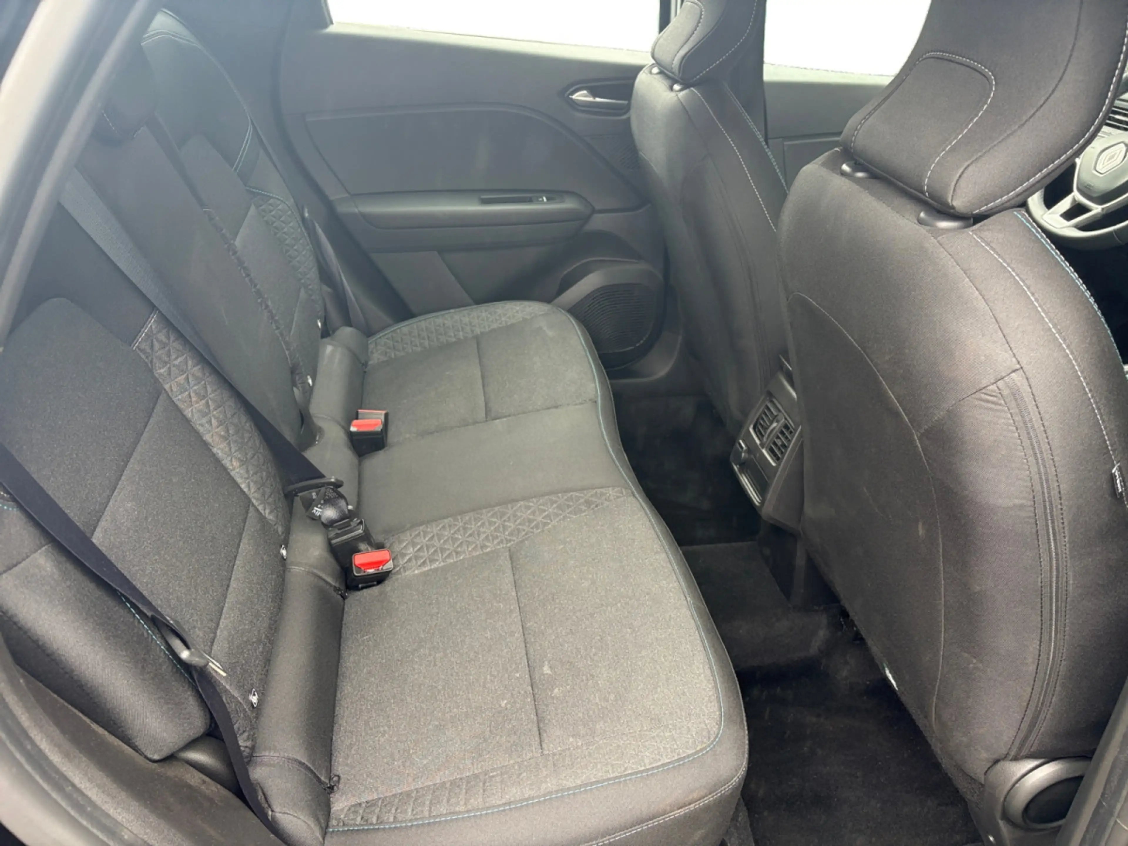 Renault Captur 1.0 TCe Evolution GPF — photo 7